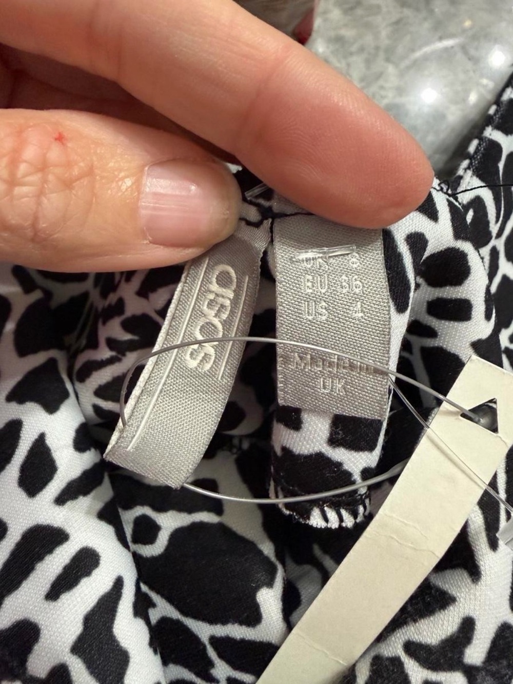 ASOS Black & White Animal Print V-Neck Midi Dress NWT Size 4 - Picture 6 of 6
